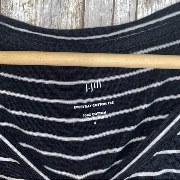 J. Jill Everyday Relaxed Black & White Cotton Tee - Picture 5 of 5